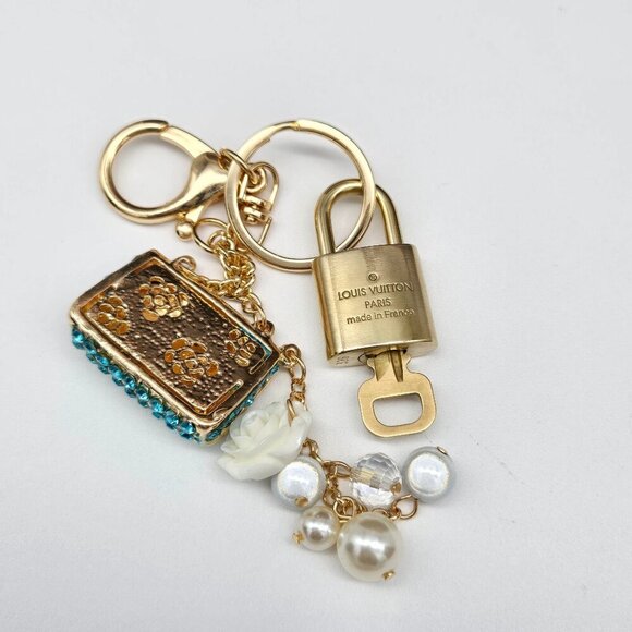 100% Auth Louis Vuitton Lock & Key with unbranded Bagcharm, Keycharm, Keychain - Picture 3 of 7